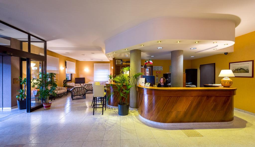 Rosta Hotel Des Alpes מראה חיצוני תמונה