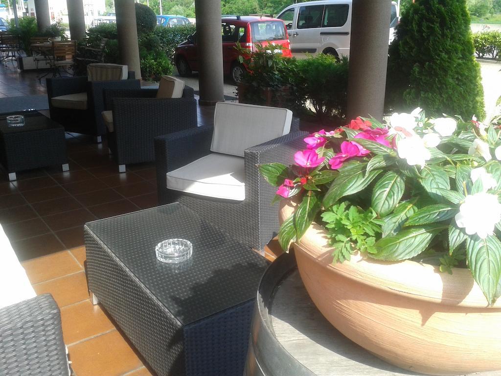 Rosta Hotel Des Alpes מראה חיצוני תמונה