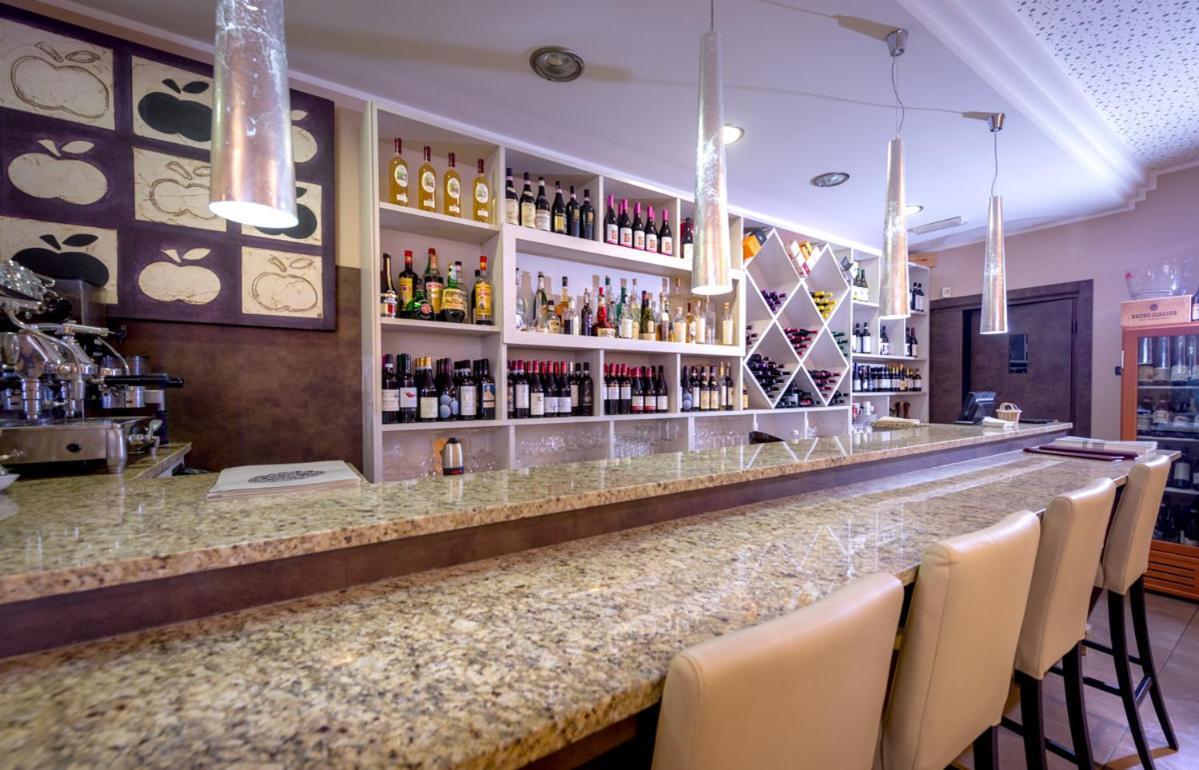 Rosta Hotel Des Alpes מראה חיצוני תמונה