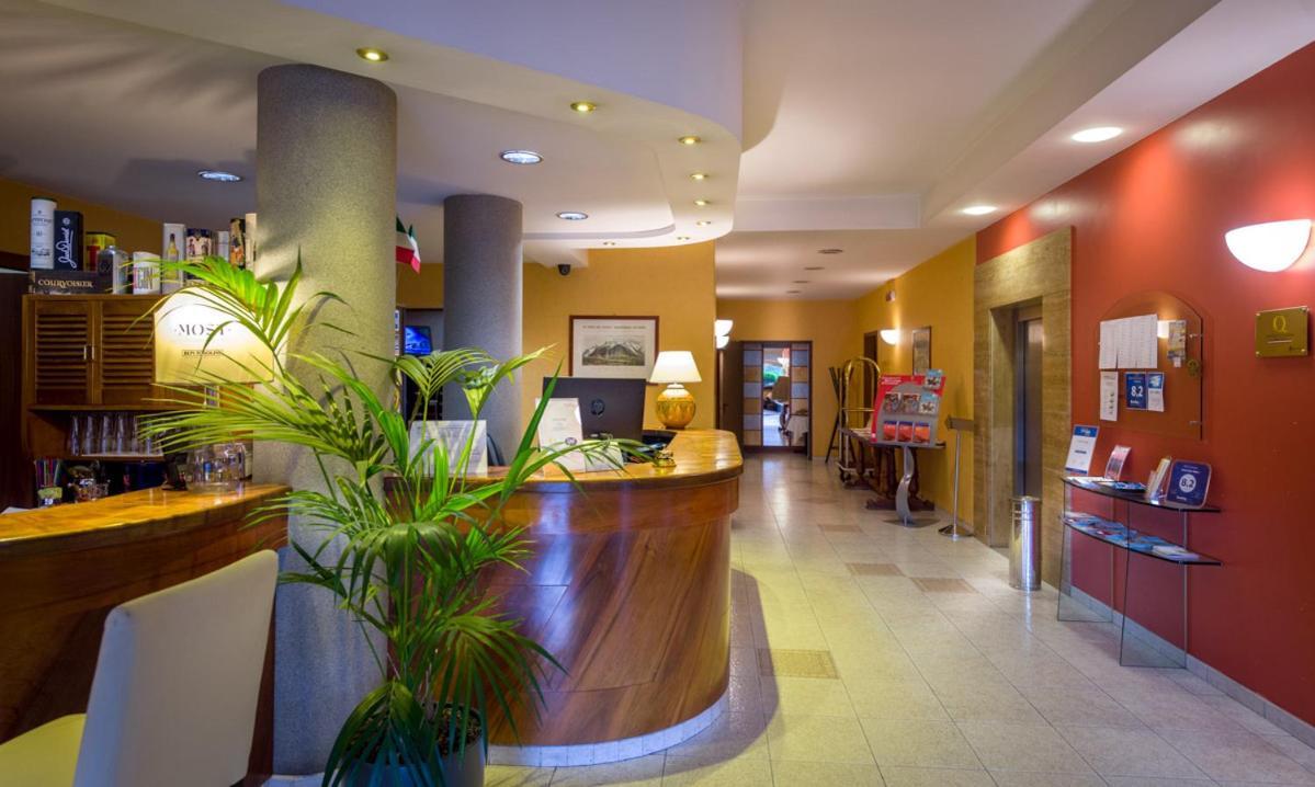 Rosta Hotel Des Alpes מראה חיצוני תמונה