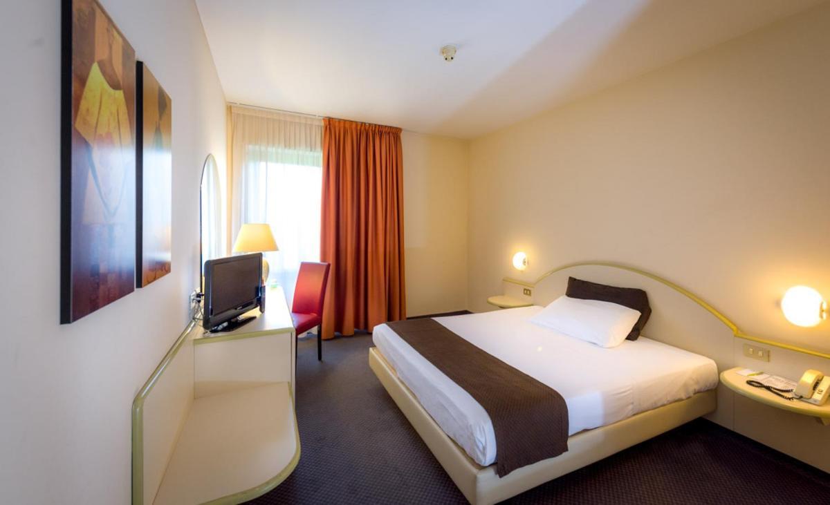 Rosta Hotel Des Alpes מראה חיצוני תמונה